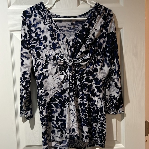 Daisy Fuentes Tops - Daisy Fuentes 3/4 Length Shirt